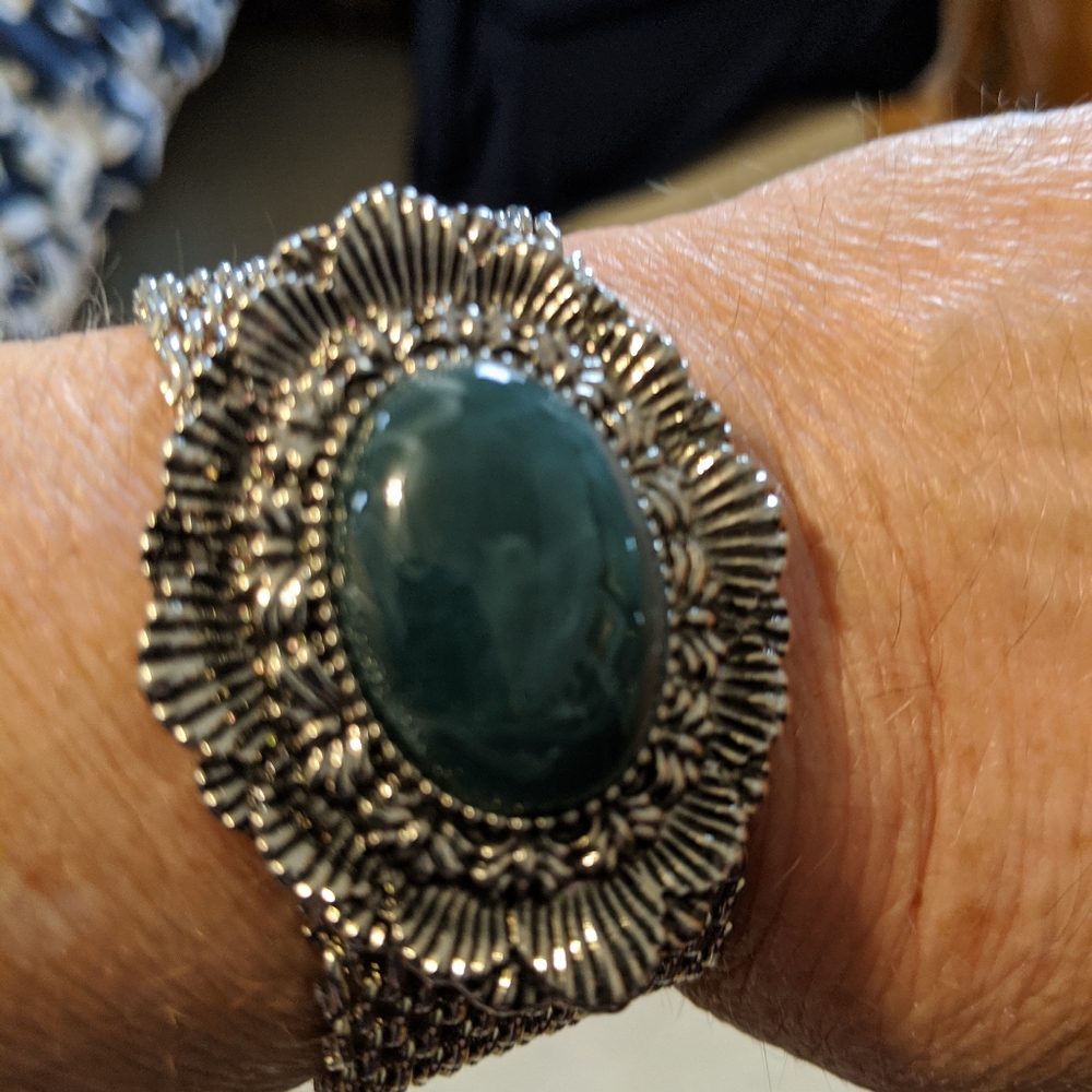 Gorgeous stone bracelet
